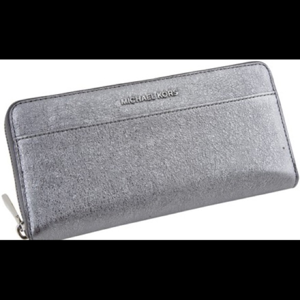Michael Kors Continental Zip Wallet